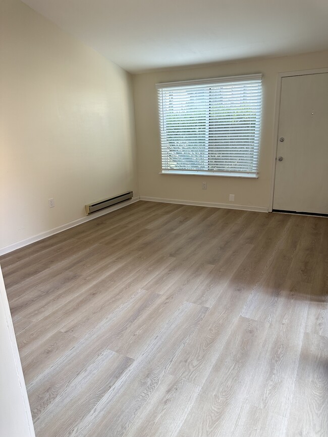 Living Room - 9048 Arlington Blvd Townhome