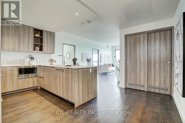 Photo - 95 McMahon Dr Unit 3102