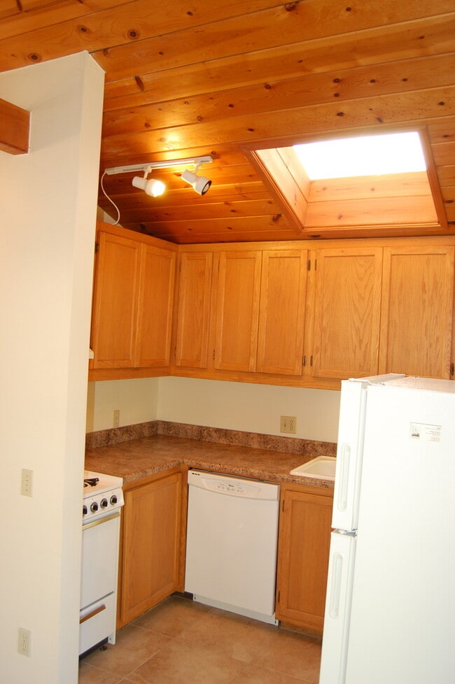 Building Photo - San Simeon Unit Studio Rental