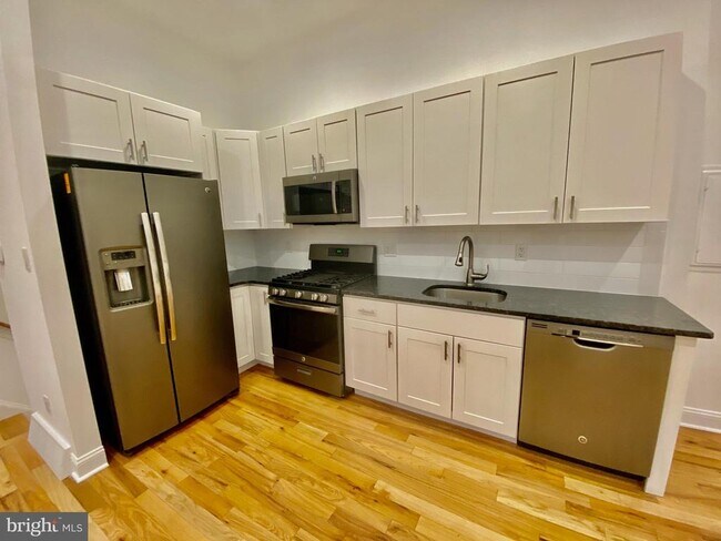 Photo - 1640 Jackson St Unit 1ST FL REAR