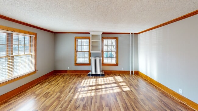 Photo - 313 E 3rd St