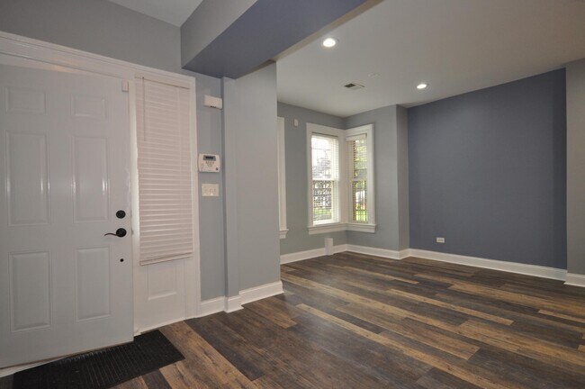 Photo - 622 E Oakwood Blvd Unidad #1