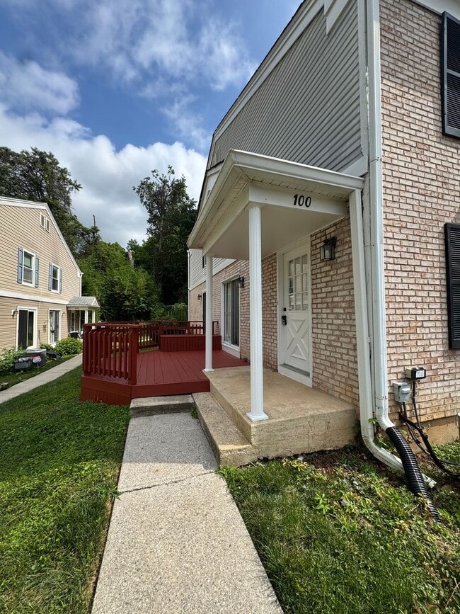 Modern 2 Bedroom, 2.5 Bathroom Townhome in... - Modern 2 Bedroom, 2.5 Bathroom Townhome in...