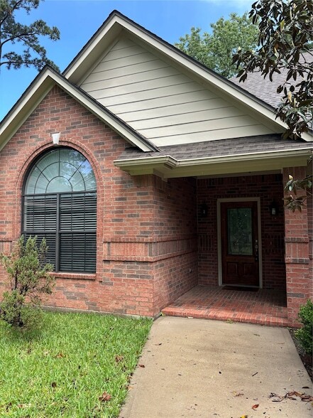 3238 Glenforest Rd