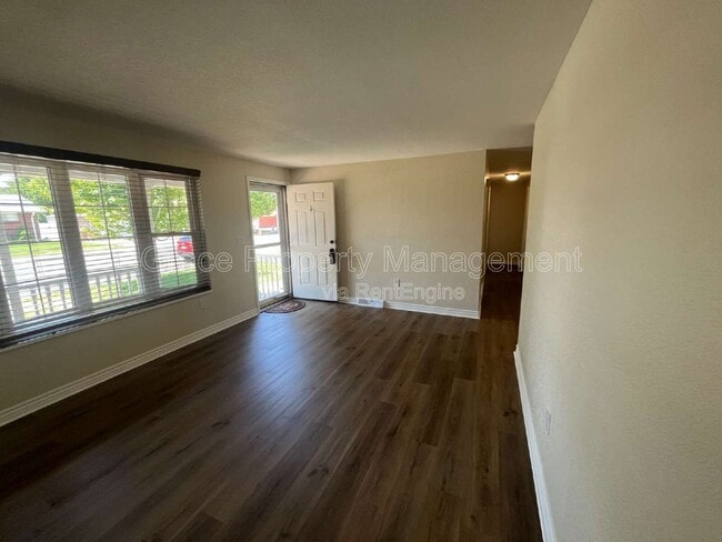 Photo - 830 S 7th Ave