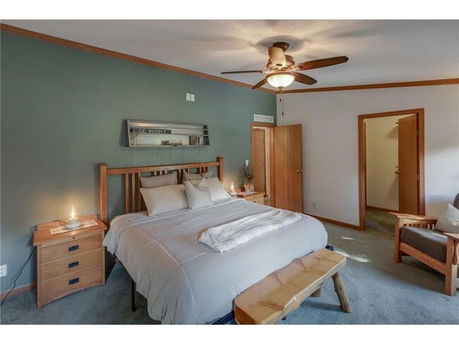 Photo - 18005 Marina Way