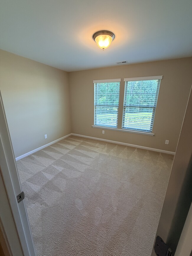 Photo - 1122 Midtowne Way