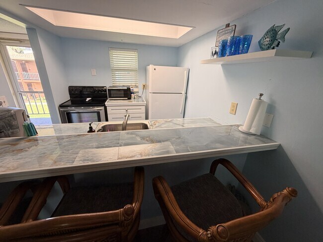 Kitchen - 12760 Indian Rocks Rd Unit 610