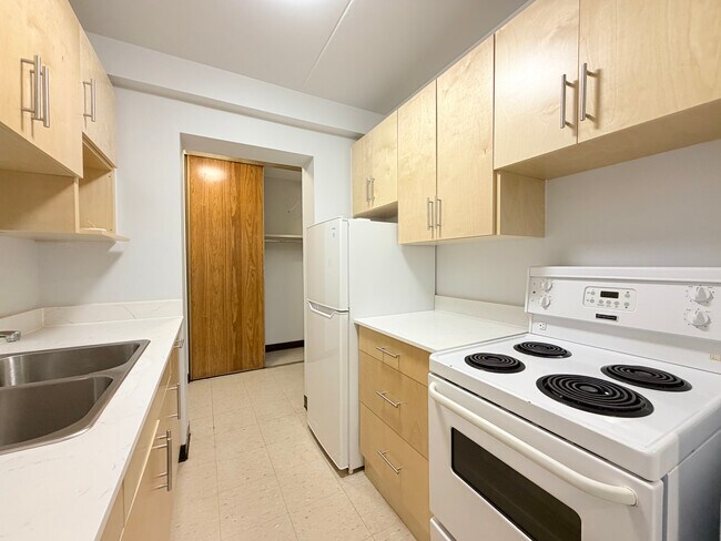 Photo - 2 BED / 1 BATH APARTMENT FOR SENIORS – $1,209 ALL UTILITIES INCLUDED Unité 508