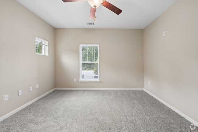 1BR, 1BA - 786SF - Primary Bedroom