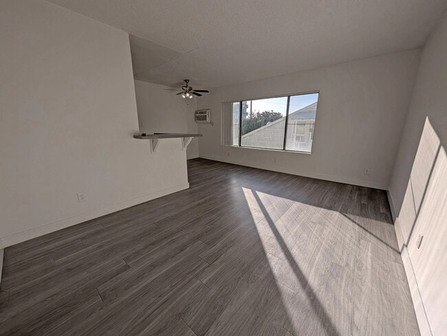 Photo - 3365 Keystone Av Unit 5