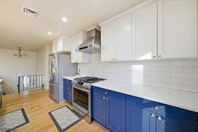 Photo - 32 Hardwick Ct