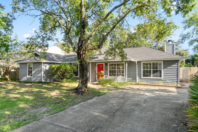 Photo - 202 Stephen Ave