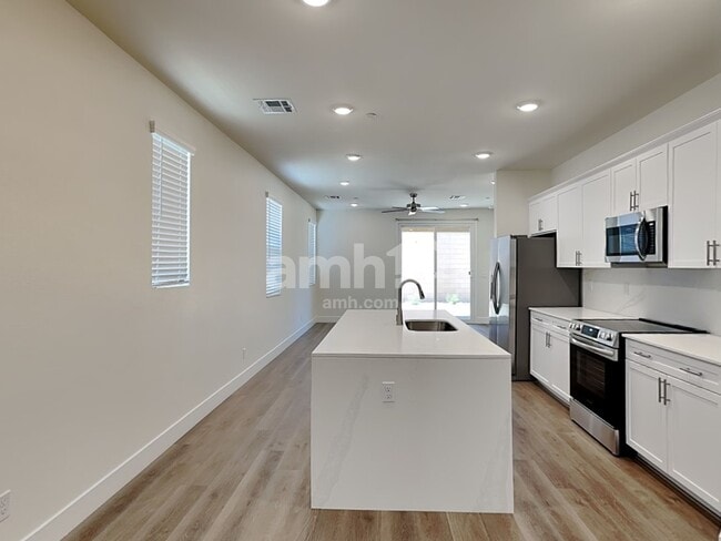 Photo - 533 Sacred Lotus Pl