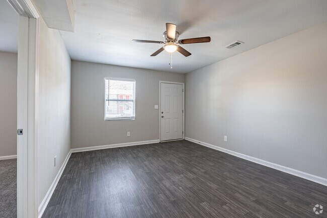1BR, 1BA - 850SF