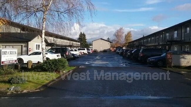 Photo - 944-933 33rd Ave