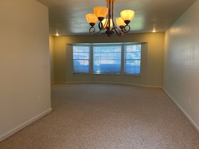 3668 Cherrywood Dr