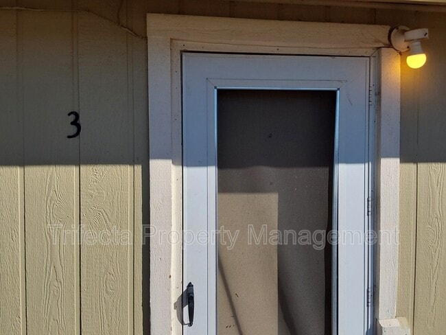 Photo - 417 N Hollywood St Unit 3