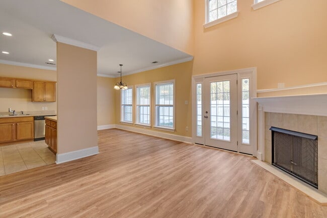 Photo - Lovely updated 3 bedroom, 2.5 bath townhome in Savannah's Oak Pointe Subdivision.