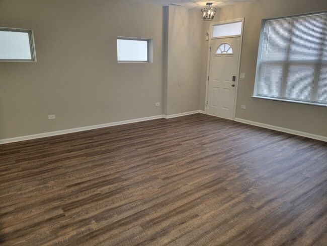 Photo - 817 S Kedzie Ave Unit 1