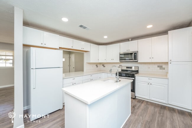 Photo - 2979 Tiller Trail SW