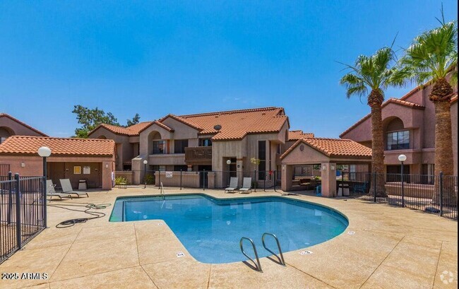 Building Photo - 700 E Mesquite Cir Rental