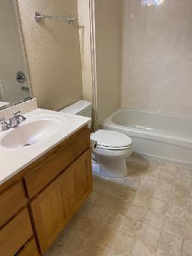 Photo - 2 Bedroom 2 Bath Townhouse in Ashland