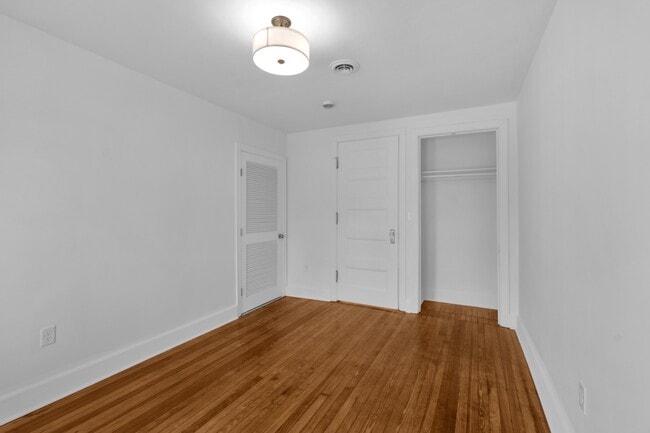 Photo - 211 Summer St