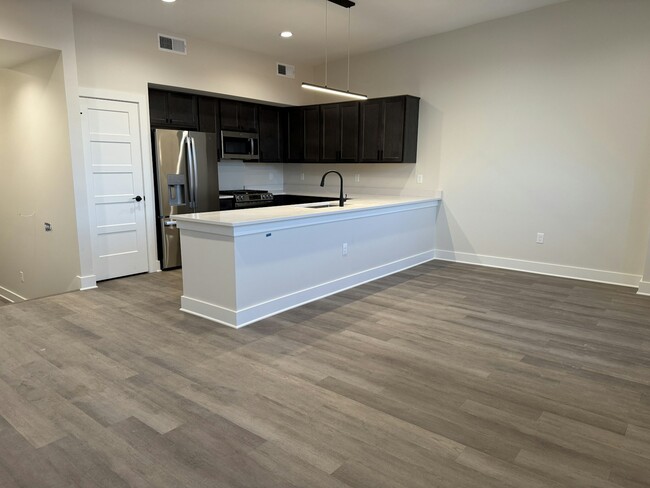 Photo - 106 E Erie St Unit 3C