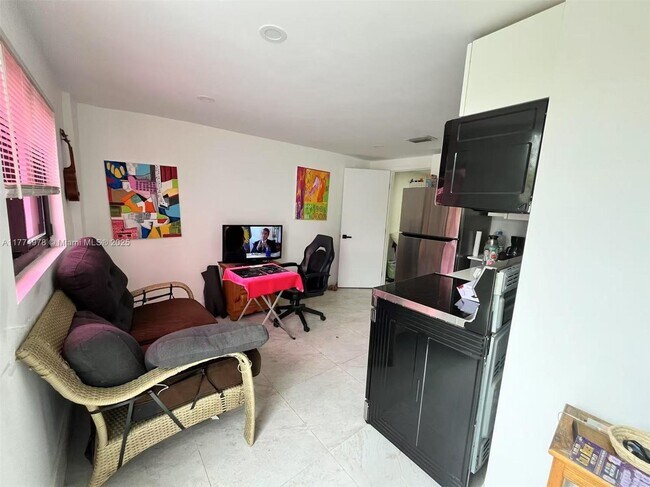 Photo - 1102 NW 103rd St Unit 3