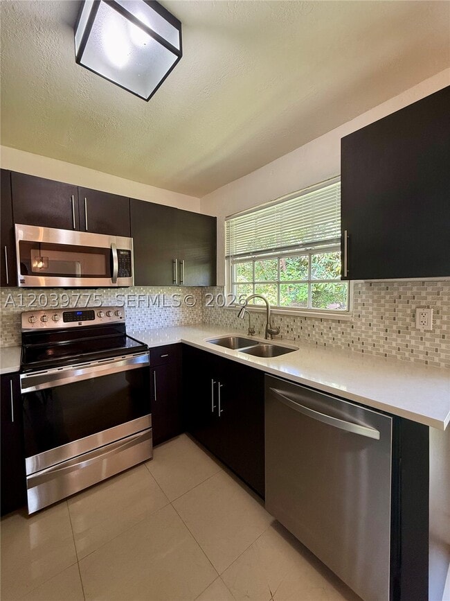 Photo - 4456 SW 10th St