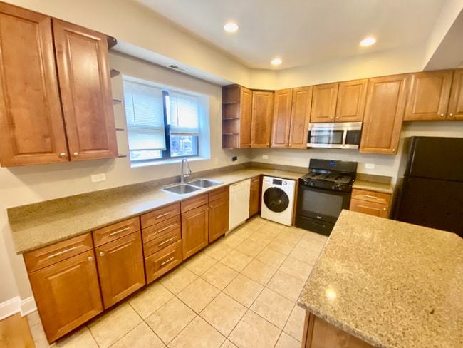 Photo - 6557 S Minerva Ave Unidad 2B
