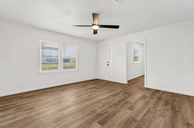 Photo - 2219 N 5th St