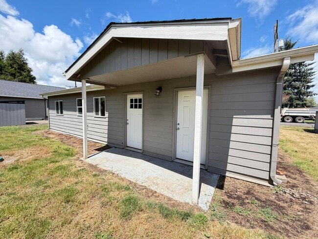 Photo - Updated 3 Bedroom!