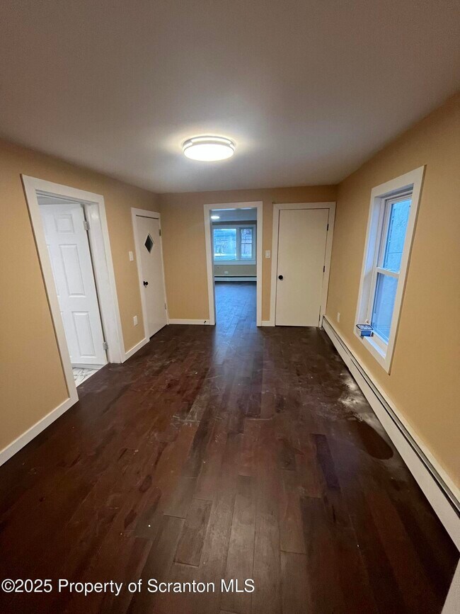 Photo - 129 S Blakely St Apartamento