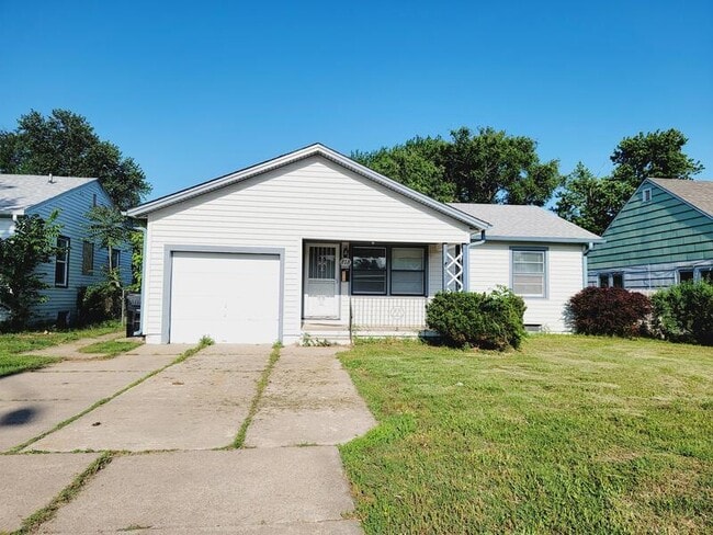 Building Photo - 818 S Bluff Ave