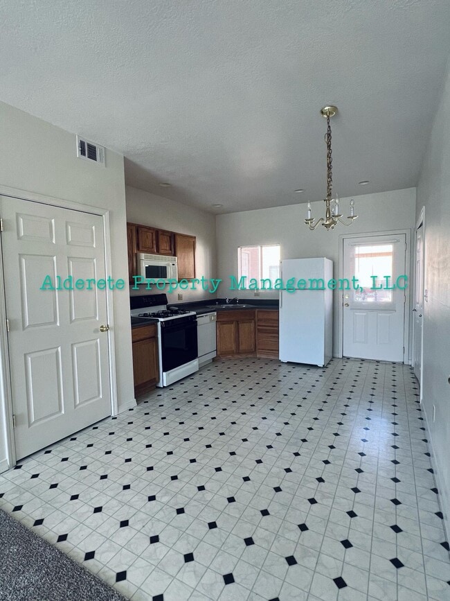 Photo - 4257 Sabana Loop SE