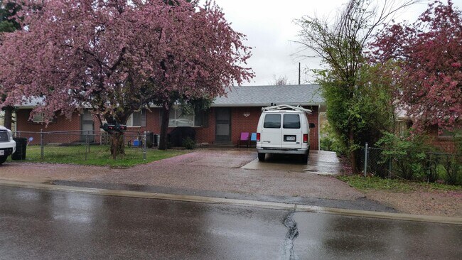 Building Photo - 10230 W 12th Ave Rental