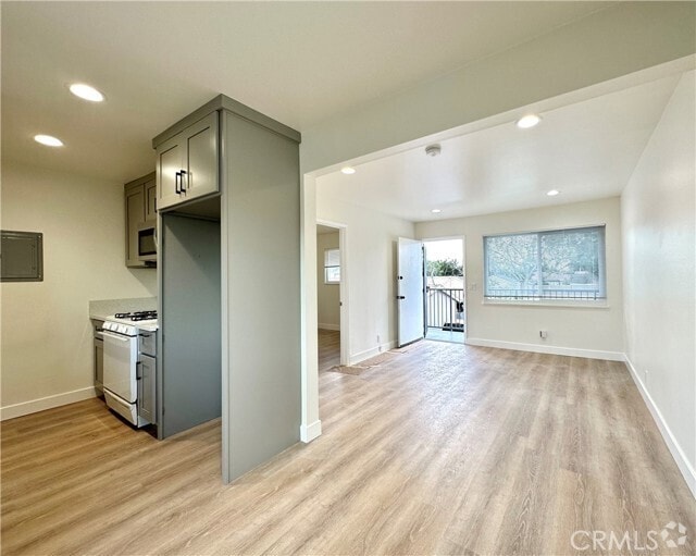 Building Photo - 8620 Lampson Ave Unit 5 Rental
