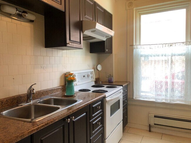 Photo - 20 Church St E