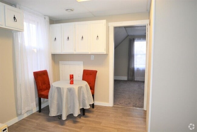 Building Photo - 1315 Michigan Ave Unit Upper Rental