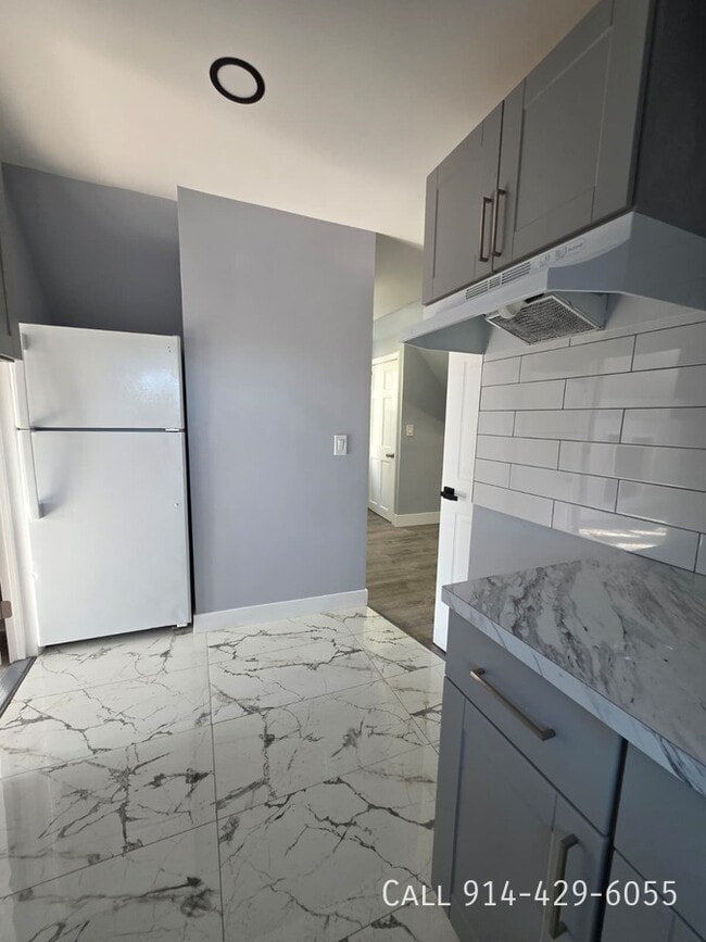 Building Photo - 16 Sherwood Ave