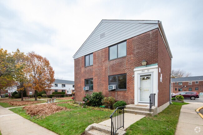 6701 Bell Blvd - Bell Park Gardens