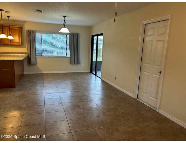 Photo - 1253 Drill Ave NE