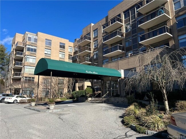 Building Photo - 35 N Chatsworth Ave Unit 4V