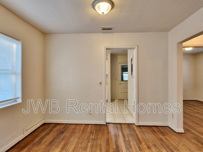 Photo - 1622 W 26th St