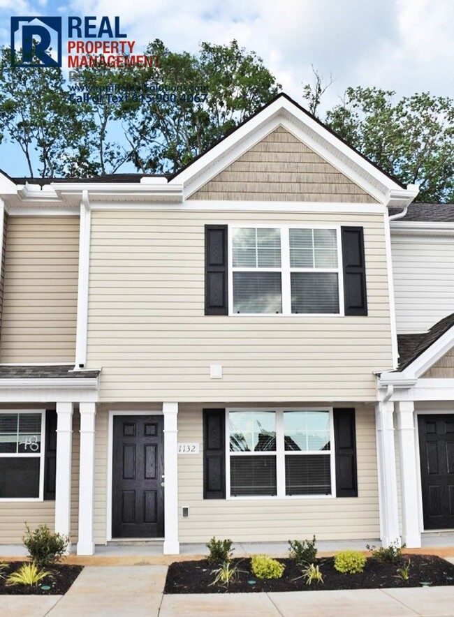 Building Photo - Adorable 2BR/2.5BA townhome by MTSU! Lands...