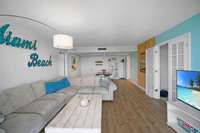 Photo - 2400 Presidential Way Unit 502