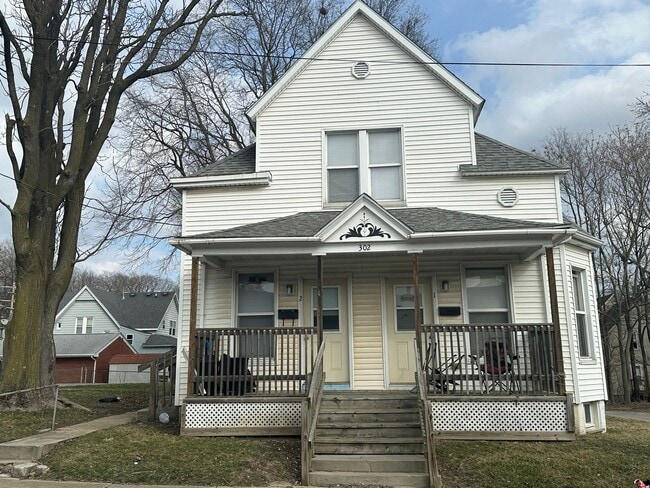 Photo - 302 S Prairie St Apartment Unit 02