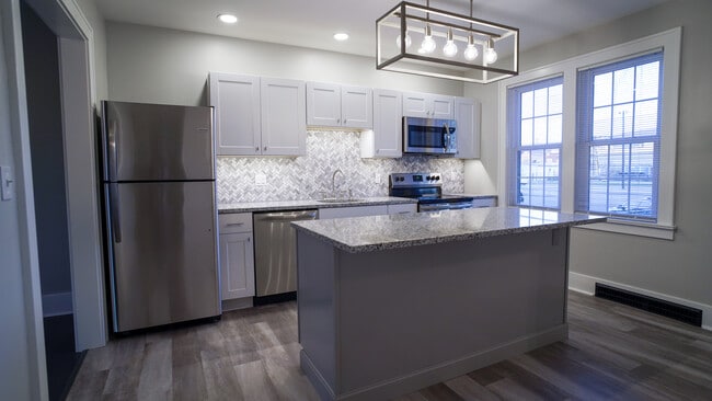 Photo - 112 N 5th Ave Townhome